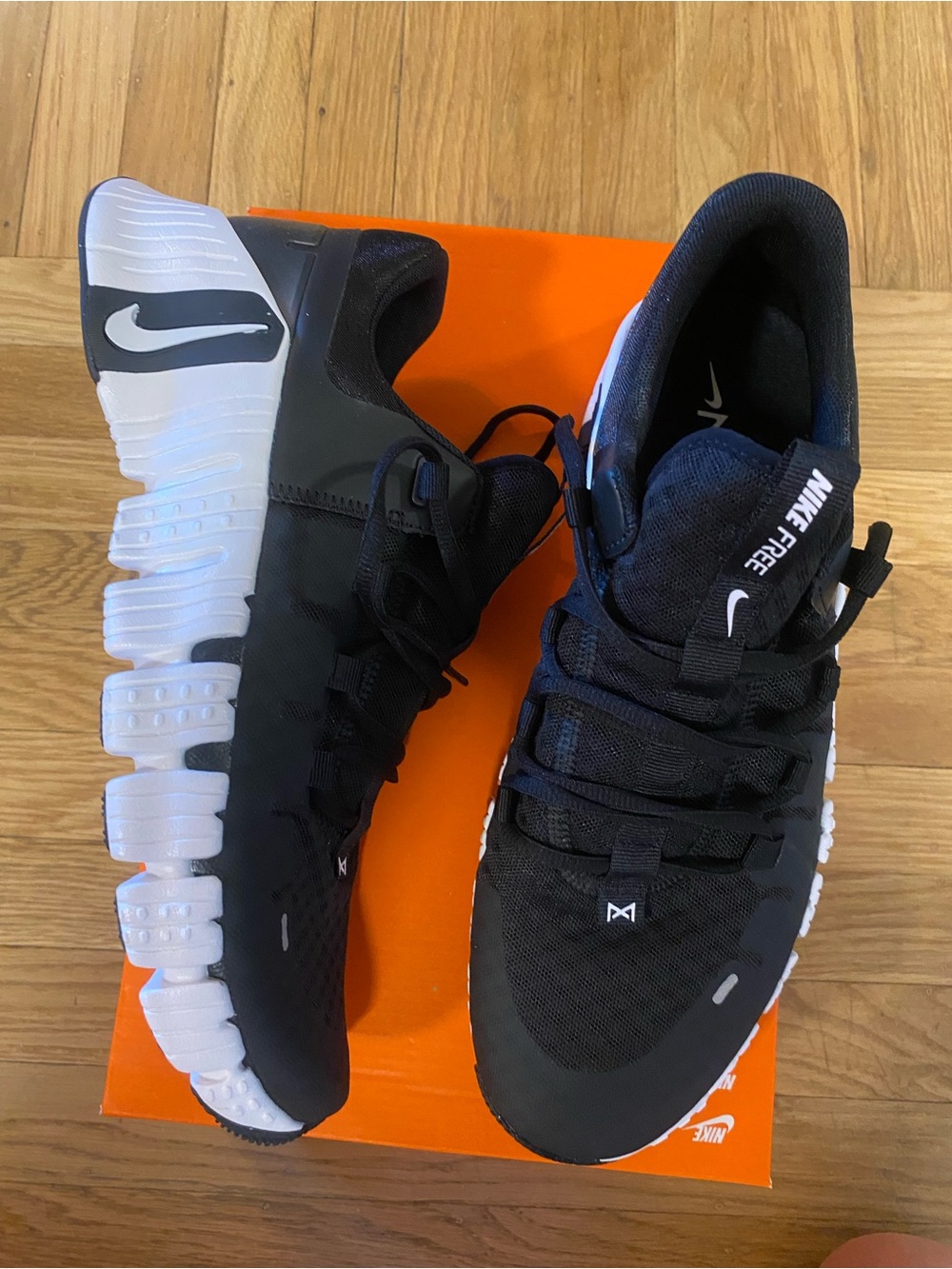 NEW Nike Free Metcon 5 Black White Mens Shoes